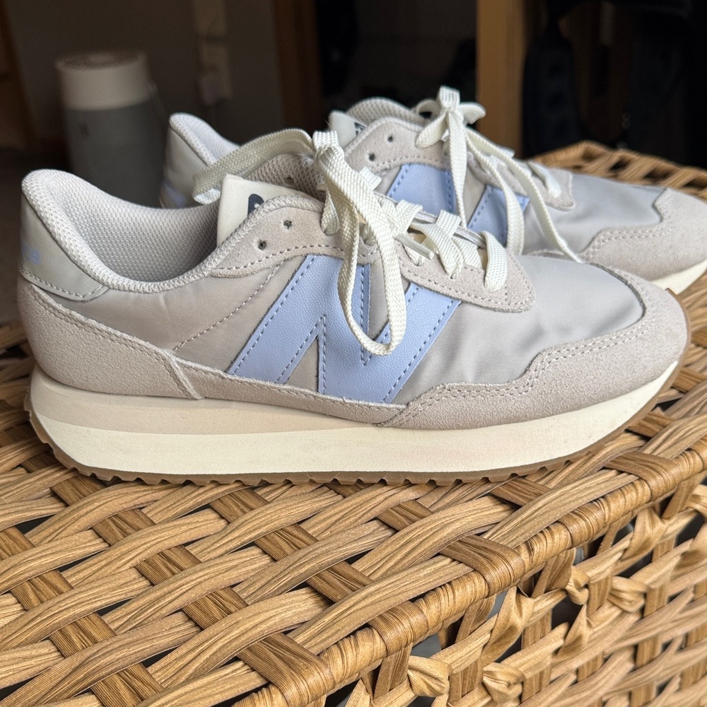 New Balance 237 Light Grey & Pale Blue Sneakers 8.5
